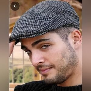 ☆NWOT Dark Grey Beret Cap☆